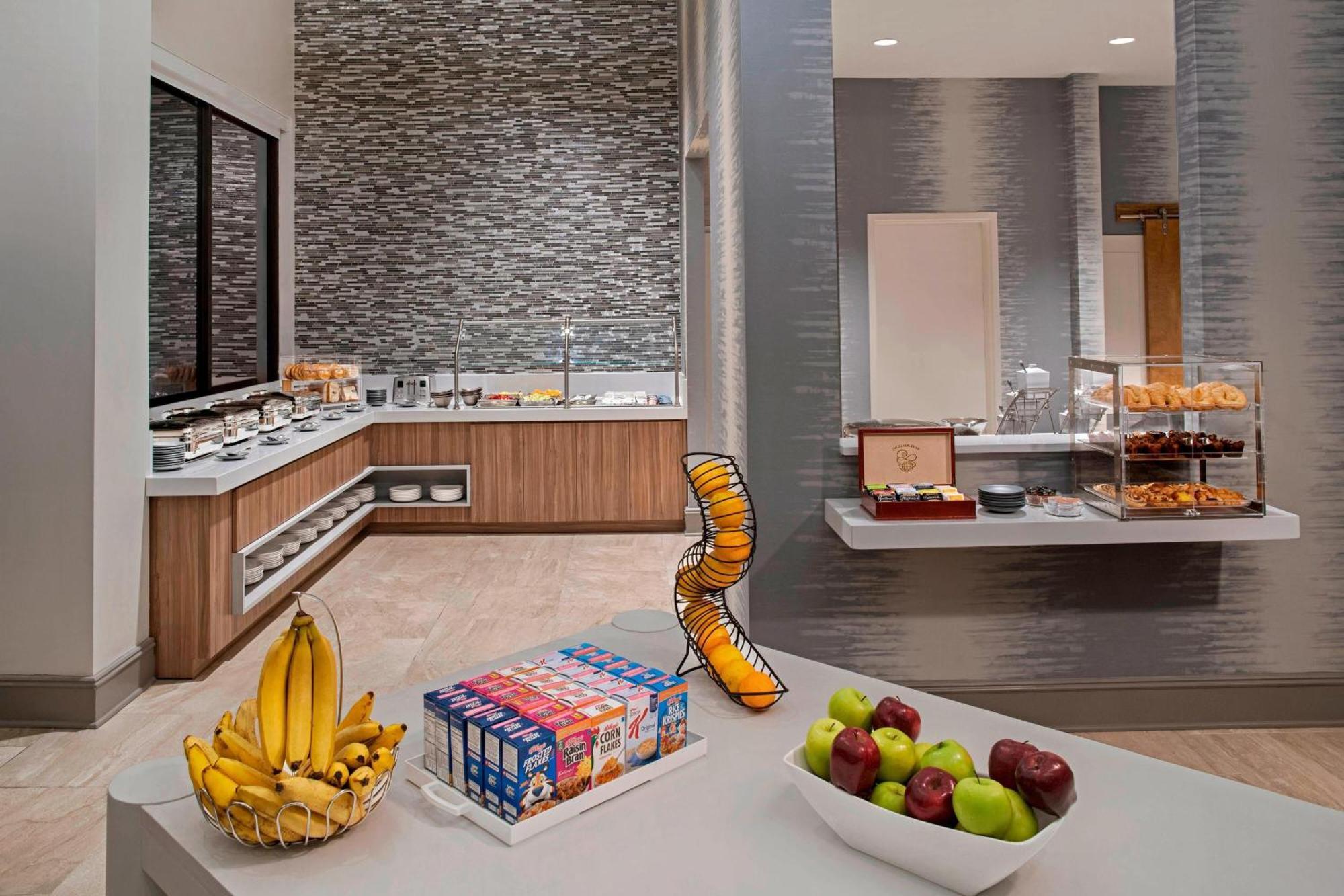 Delta Hotels By Marriott Richmond Downtown Екстер'єр фото